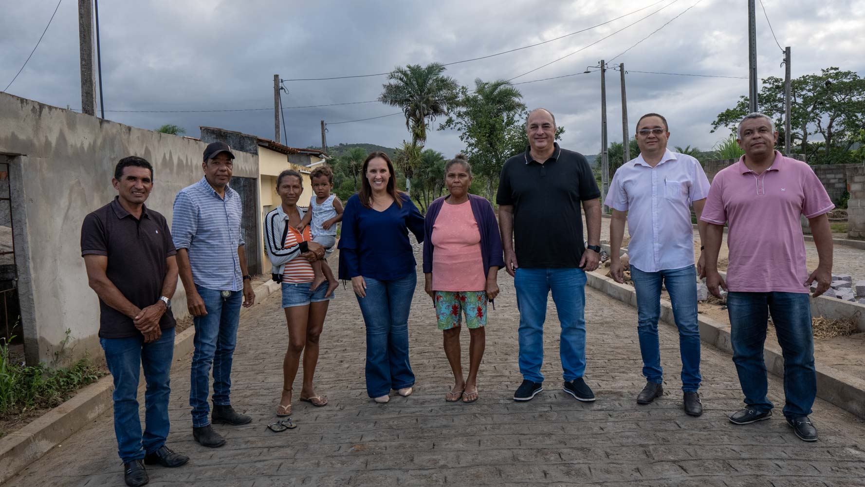 Prefeita De Santana Acompanha Andamento De Obras Na Cidade E Na Zona