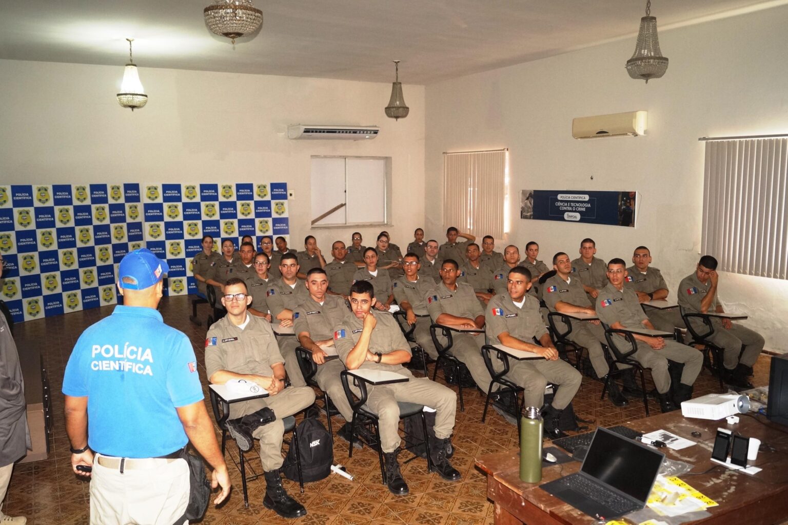 Pol Cia Cient Fica Realiza Instru O Para Alunos Do Curso De Forma O E