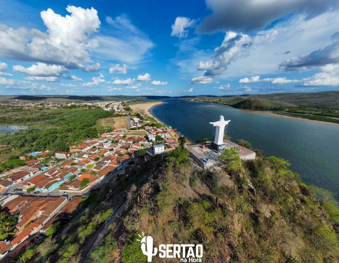 Manutenção elétrica no povoado Ilha do Ferro em Pão de Açúcar