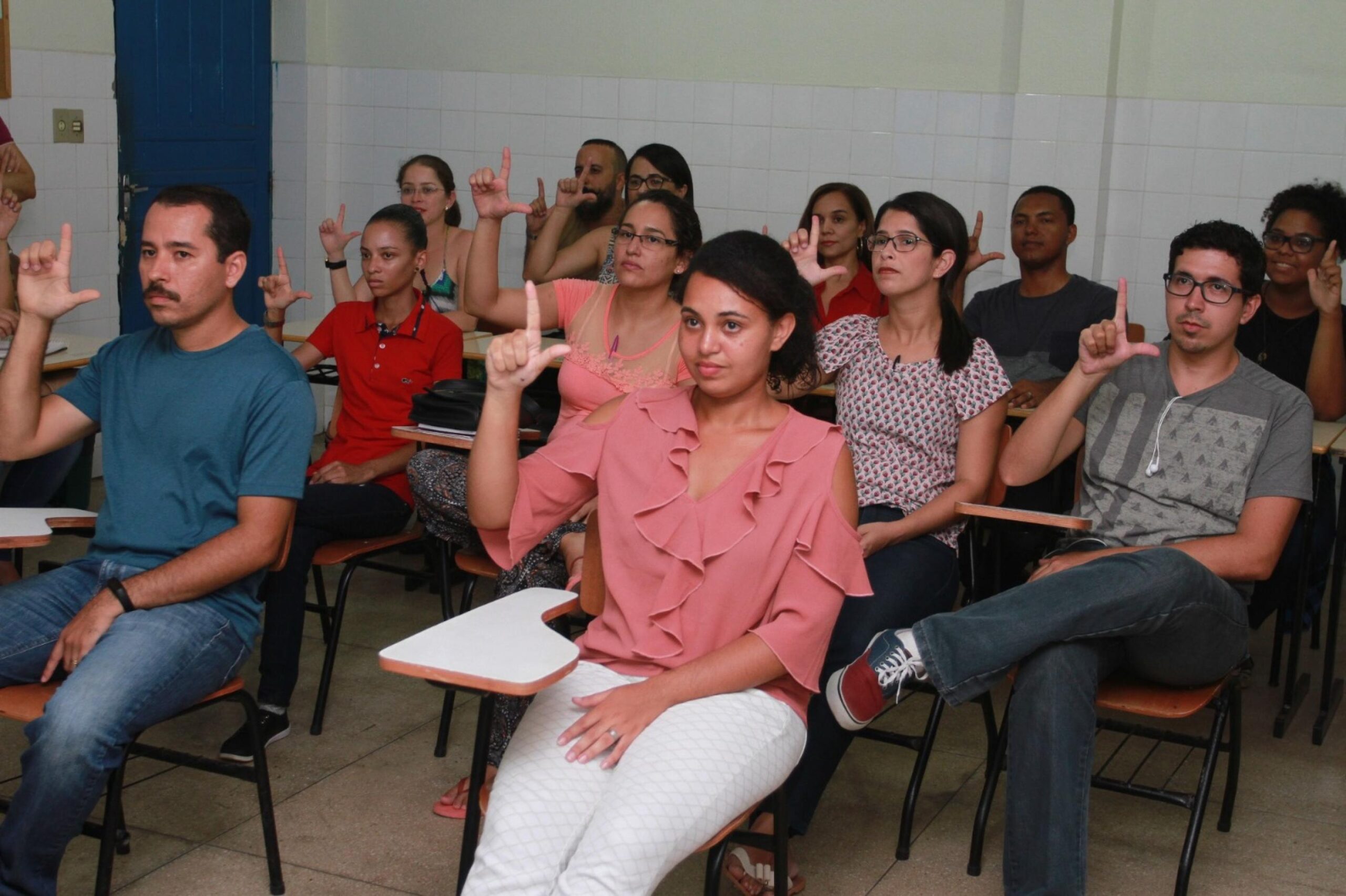 Seduc abre mais três turmas de curso gratuito de Libras - Sertão na Hora